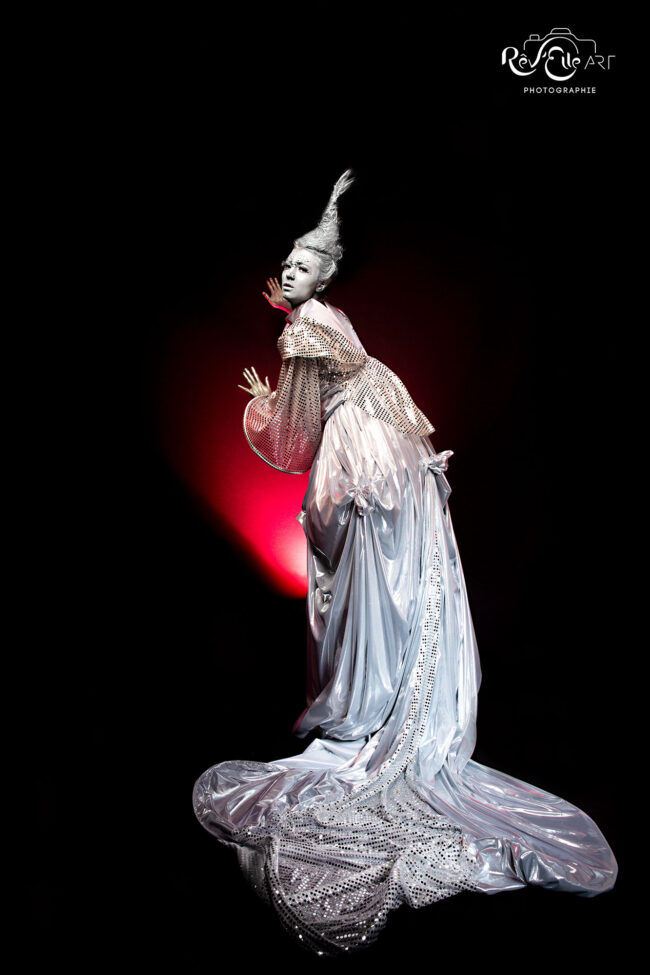 Création originale - La robe de mariée du futur